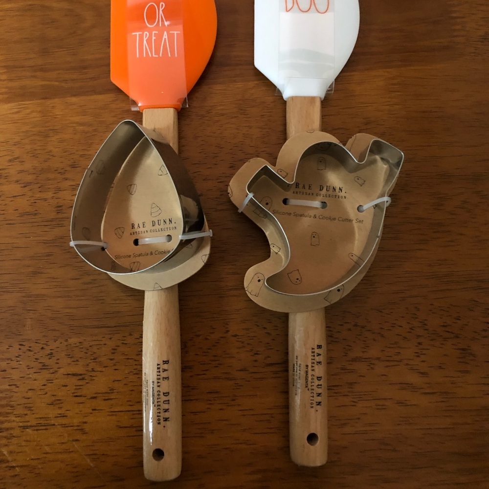 NWT Rae Dunn Spatula & Cookie Cutter Sets - Picture 3 of 5